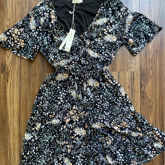 Ladies Summer Dress - Picture 1 of 5